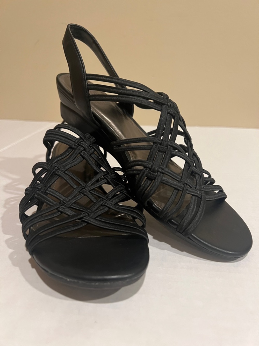 Impo Women's Multi-Strap Black Ankle Strap Sandals Summer Casual Vacation Sz 8